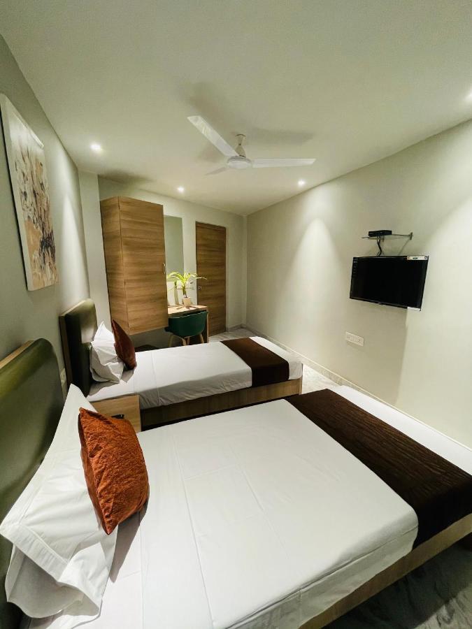 Hotel The Crest Kolkata Exterior photo